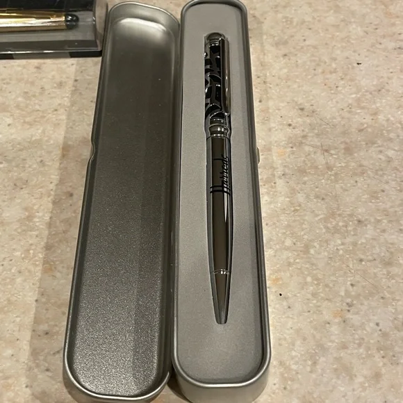 Harrods Limited Edition Pens From England Never Used - Picture 2 of 4